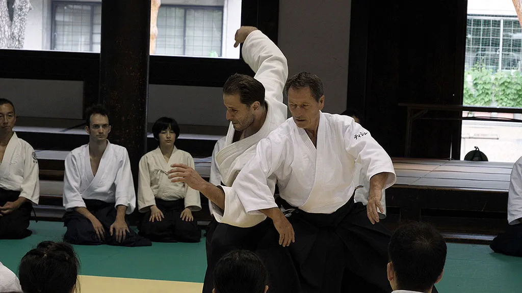 Christian Tissier tanít a kiotói Butokudenben a kiotói Aikido 2015-ös nemzetközi szemináriumán (uke: Guillaume Erard).